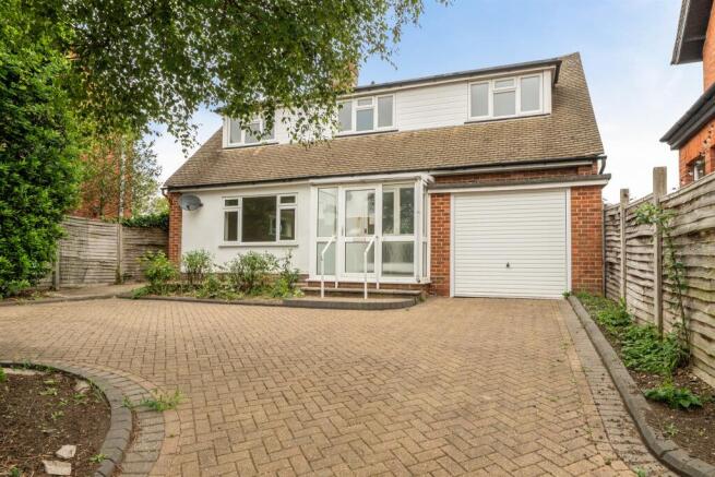 3 bed property, in Belmont Road, £675,000