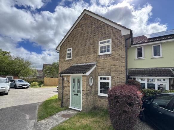 1 bed property, in Polisken Way, £179,950