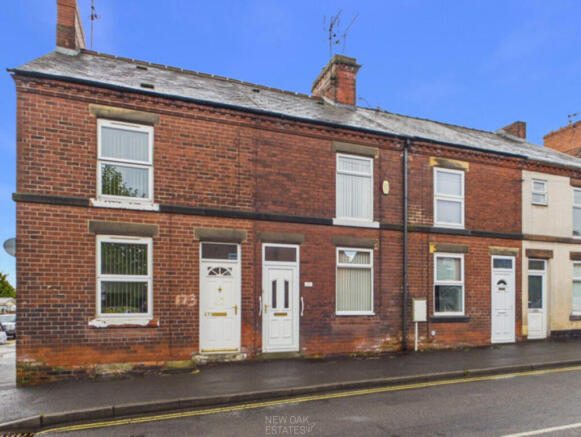 2 bed property, in Chesterfield S45, £105,000