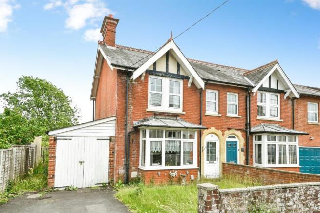 3 bed property, in Bulford Road, £360,000