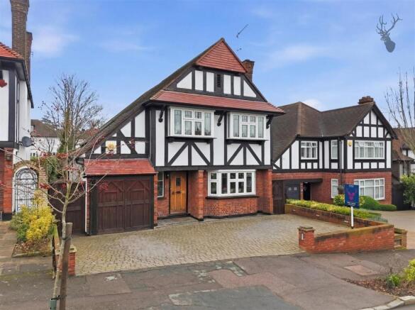 4 bed property, in The Glade, £1,400,000