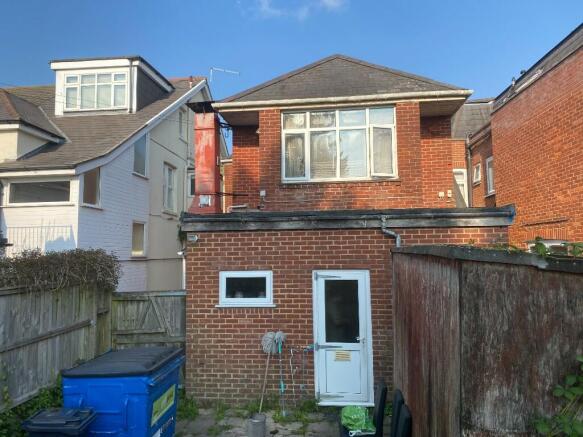 3 bed property, in Bargates, £275,000