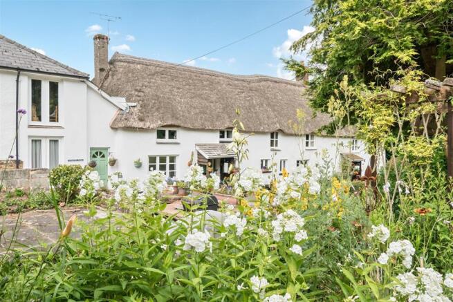 4 bed property, in Chaffcombe, £625,000