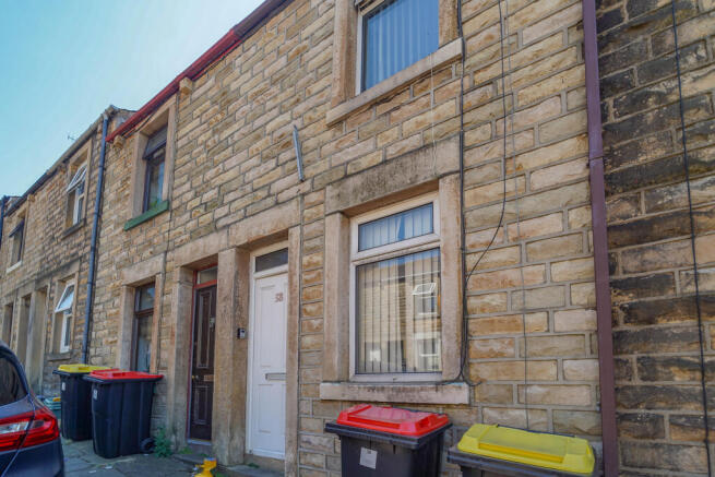 2 bed property, in Westham Street, £130,000