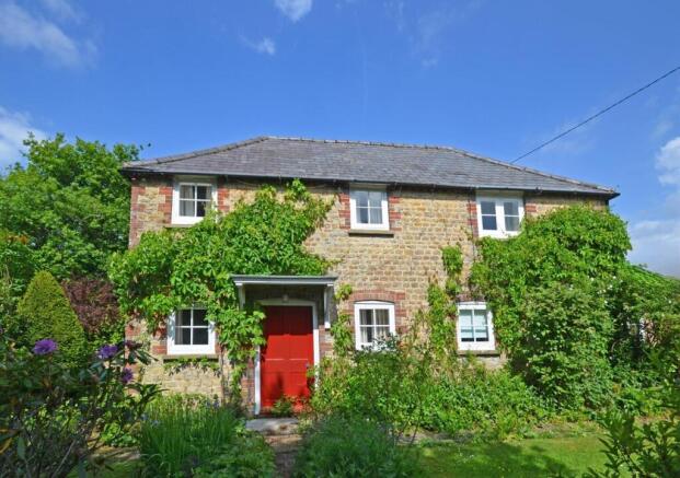 2 bed property, in Stream Lane, £470,000