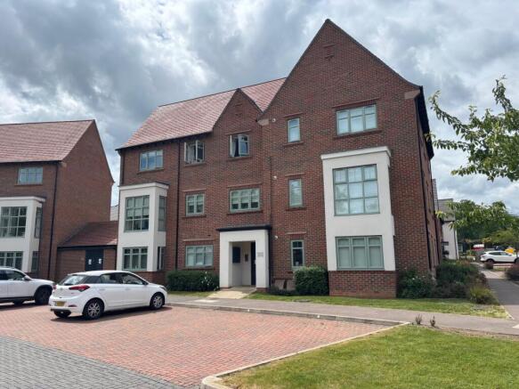 2 bed property, in Farriers Way, £350,000