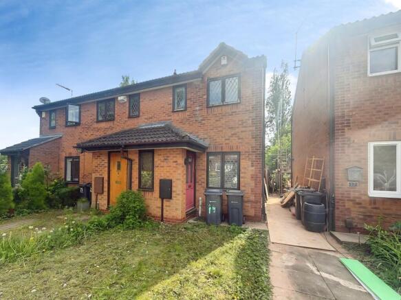 2 bed property, in Kinwarton Close, £180,000