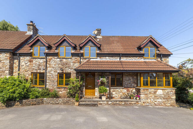 4 bed property, in Charming four bedroom cottage in Compton Martin, £600,000