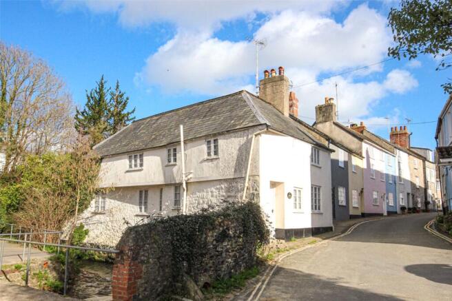 4 bed property, in Mill Green, £350,000