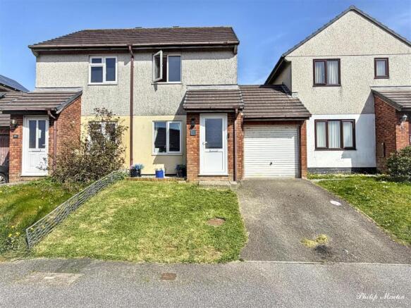 2 bed property, in Kingsley Court, £200,000