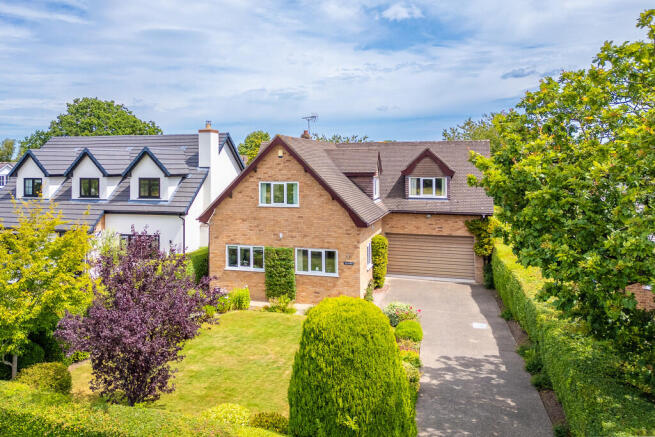 4 bed property, in Belle Vue Lane, £750,000