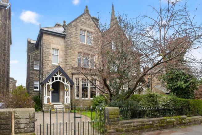 6 bed property, in Grove Road, £750,000