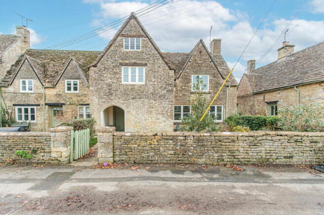 3 bed property, in Charlton, £375,000
