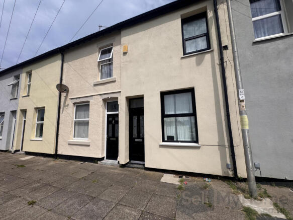 2 bed property, in Harrison Street, £80,000
