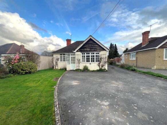 3 bed property, in Buckskin Lane, £500,000