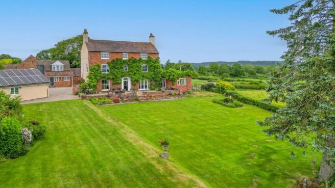 6 bed property, in Cross Lane Head, £1,250,000