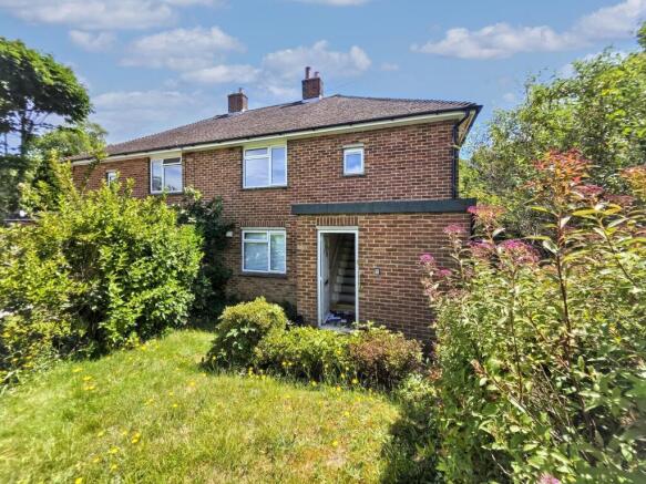 1 bed property, in Sherwood Road, £120,000