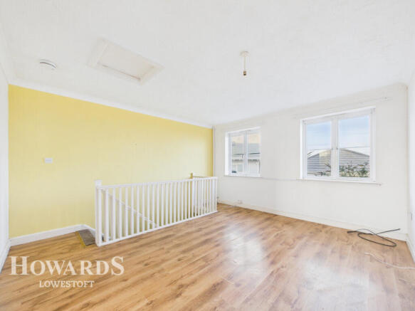 2 bed property, in High Path, £190,000