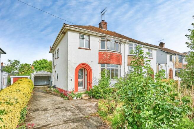 3 bed property, in Gibson Gardens, £500,000
