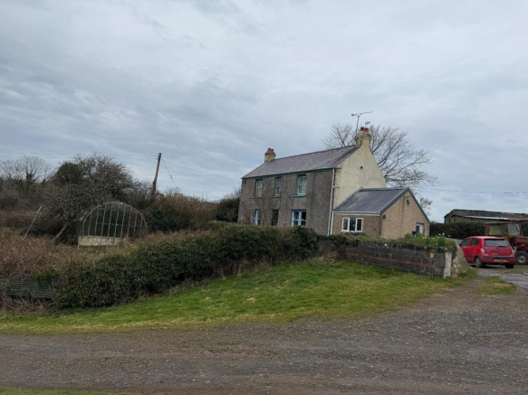 4 bed property, in Rickeston, £675,000