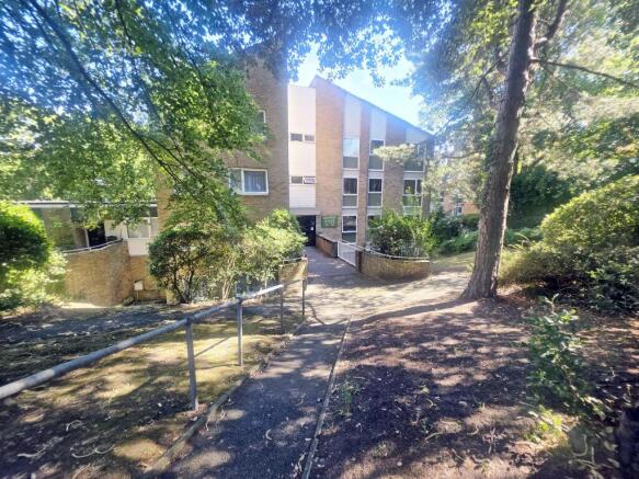 1 bed property, in Quarry Chase, £175,000