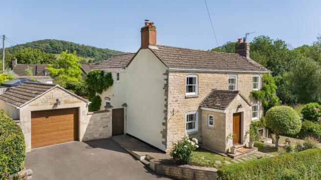 4 bed property, in Shadwell, £850,000