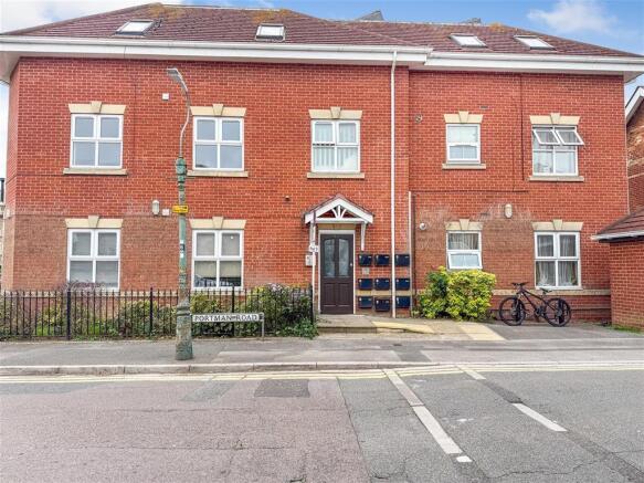 1 bed property, in Flat 7 The Old Bakery, £64,000