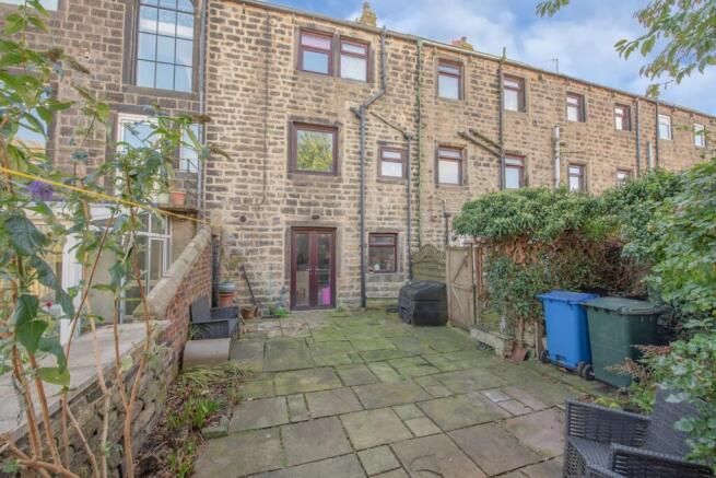 3 bed property, in 13 Lane Ends, £239,000