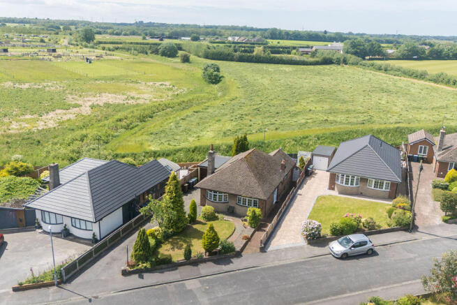 3 bed property, in Doe Meadow, £325,000