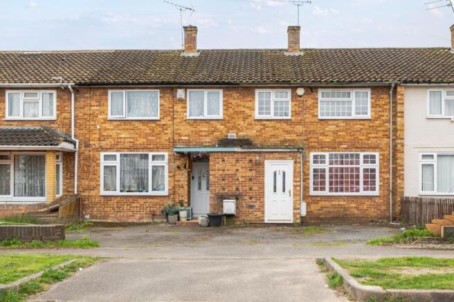 2 bed property, in Langley, £400,000