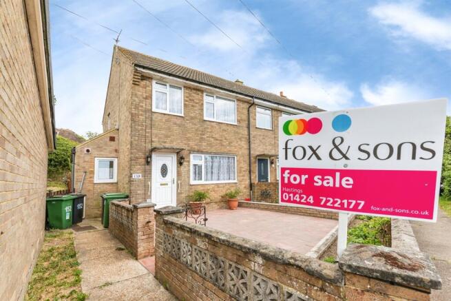 3 bed property, in Malvern Way, £250,000