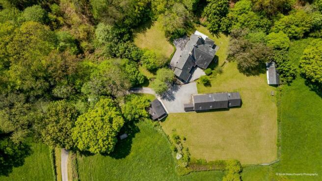 7 bed property, in Cae'rwigau Uchaf, £1,800,000