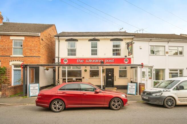3 bed property, in Pope Iron Road, £425,000