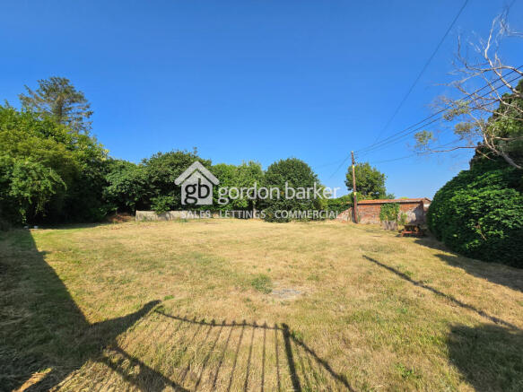 Land, in Land @ Cashmoor Inn, £200,000