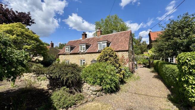 4 bed property, in Willow Cottage, £550,000
