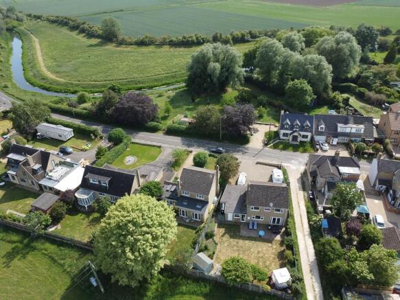 4 bed property, in Eastgate, £475,000