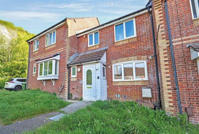 3 bed property, in Meadowsweet Way, £165,000