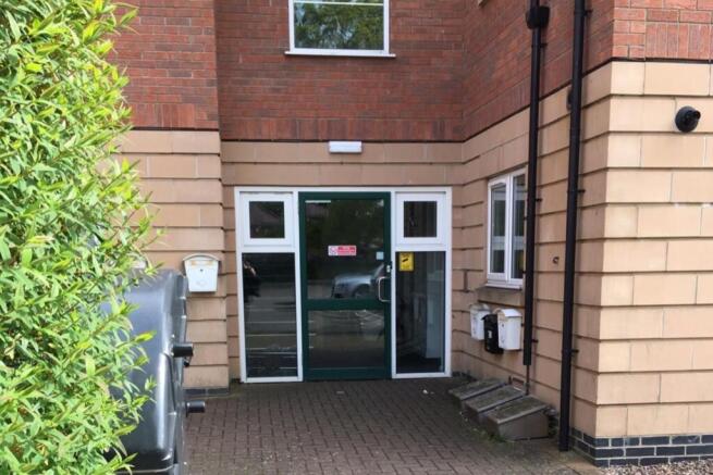2 bed property, in The Hedgerows, £69,950