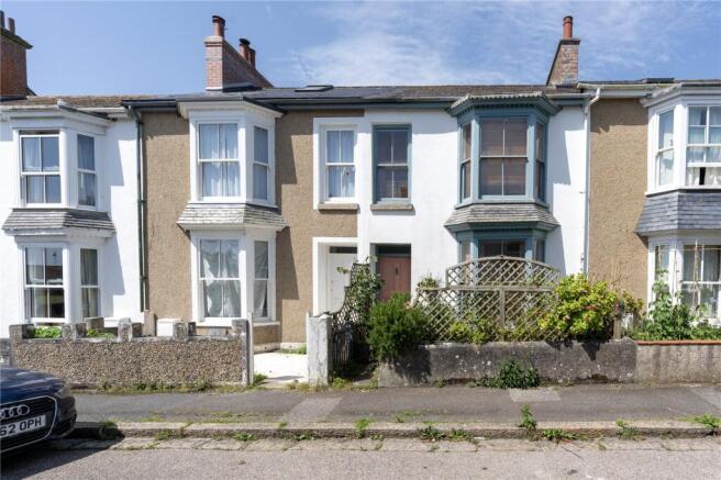 3 bed property, in Bay View Terrace, £335,000