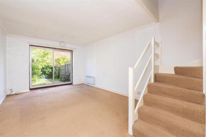 2 bed property, in Worcester Road, £425,000