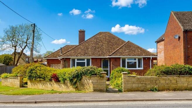 3 bed property, in Cumnor Road, £475,000