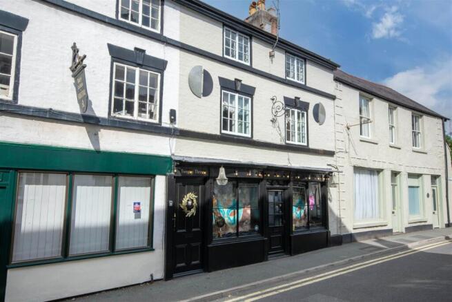 6 bed property, in Bridge Street, £525,000