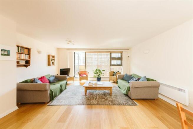2 bed property, in Deanery Road, £325,000