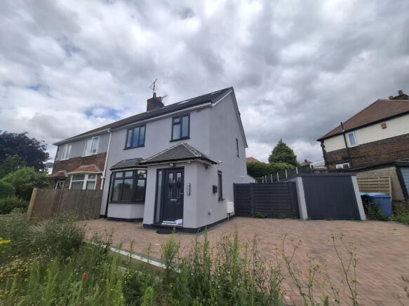 5 bed property, in Short Street, £275,000