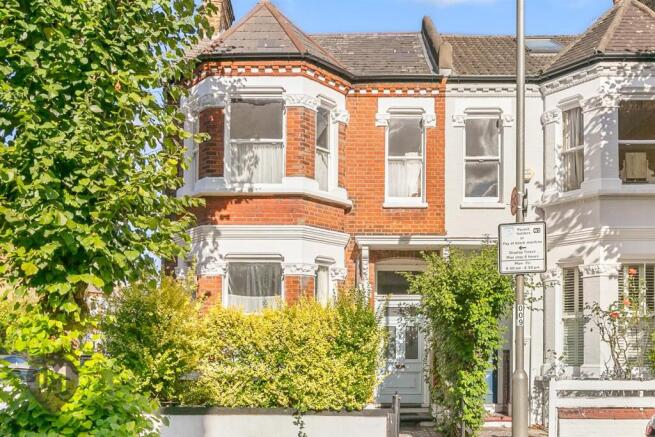 4 bed property, in Melody Road, £1,395,000