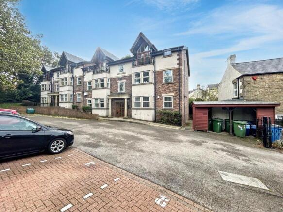 2 bed property, in Nunn Gardens, £125,000