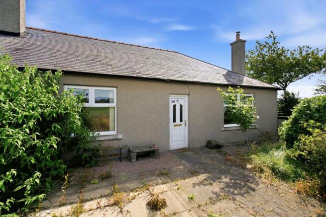 3 bed property, in Kirkside, £165,000