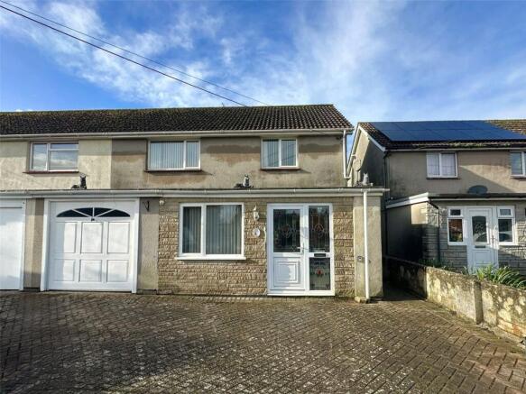 3 bed property, in Nut Tree Close, £265,000
