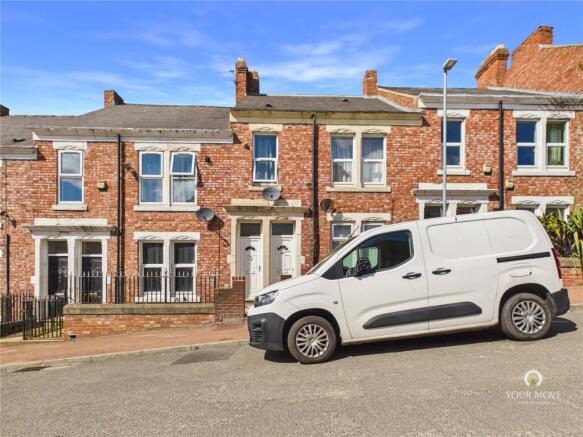 2 bed property, in Hyde Park Street, £55,000