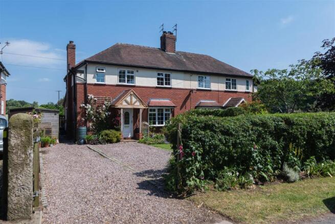 3 bed property, in Mill Lane, £420,000
